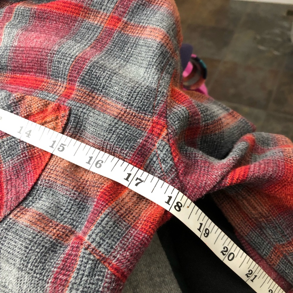 Roots women’s flannel plaid button shirt - Picture 10 of 10